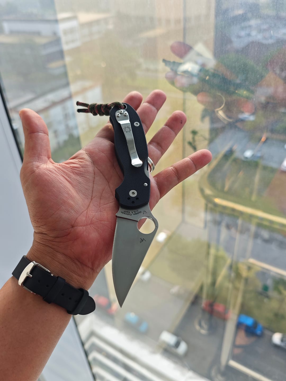 Customer photo review of Spyderco Para 3 G-10 Black Handle Folding Knife SC223GP