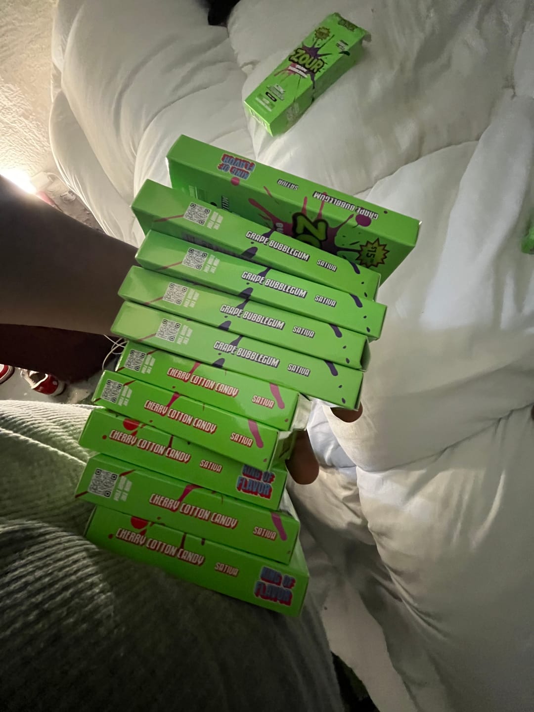 Customer photo review of Zour Stash Cherry Cotton Candy 1.5ML THCA Device
