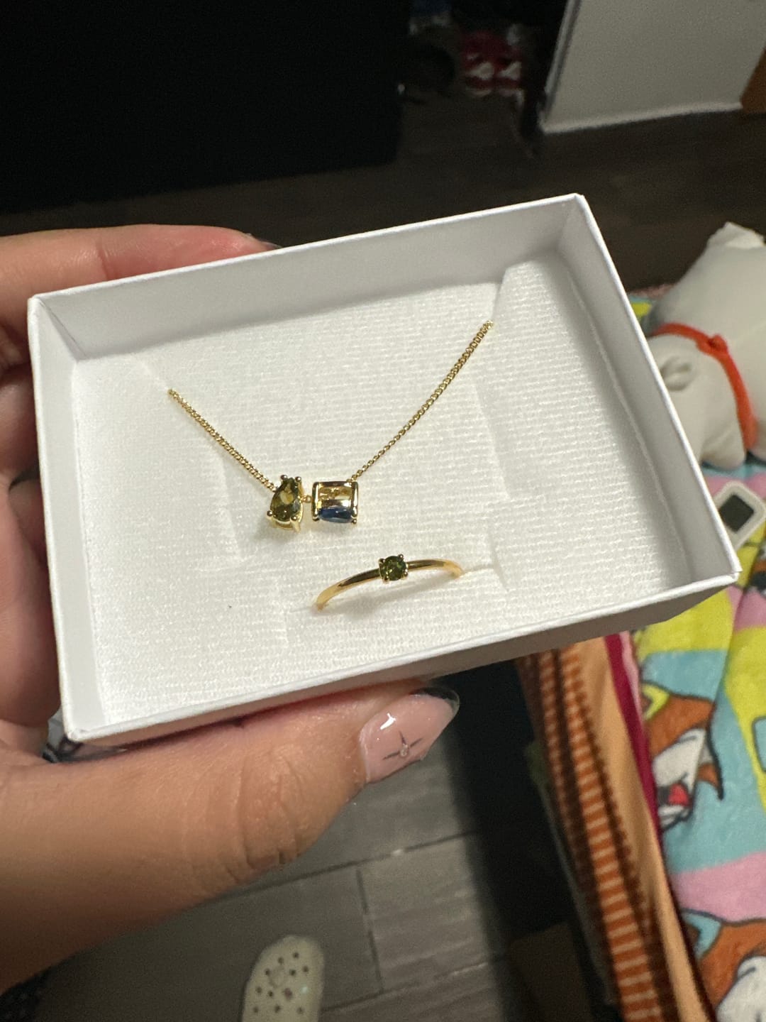 Customer photo review of Anillo Zirconia Birthstone