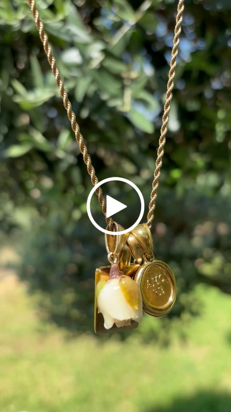 Customer video review of Ciondolo "Sensazioni di pace"