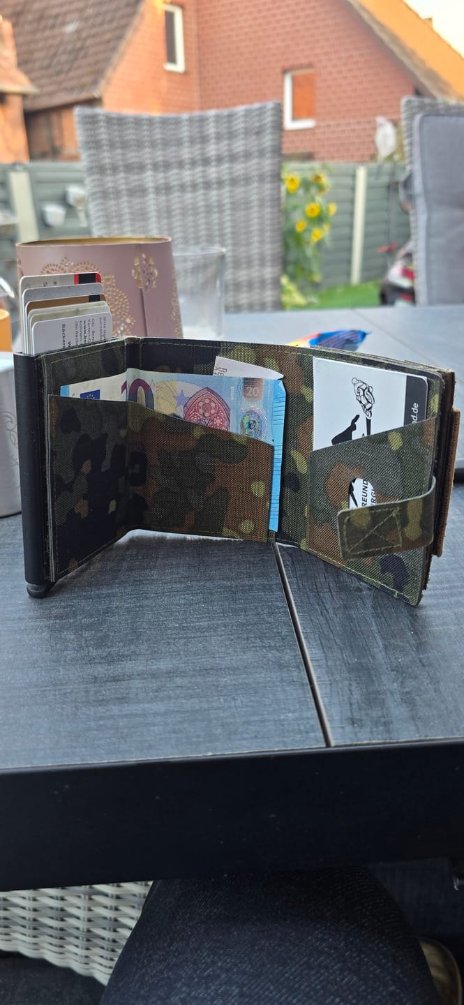 Customer photo review of Tactical Wallet MK2 - 5-Farben Flecktarn