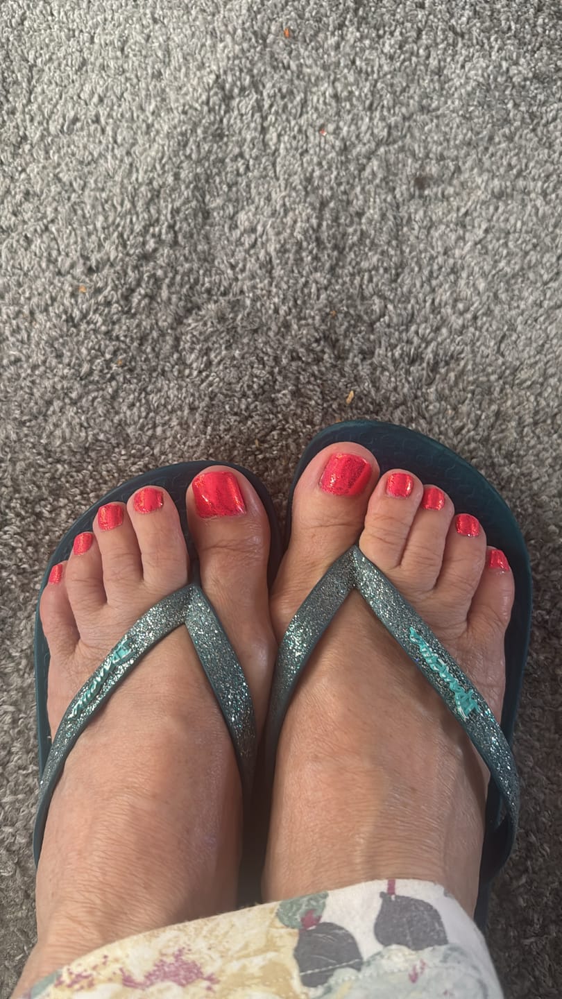 Customer photo review of Yoshi 283 Busy Signal Gel Polish 6Ml