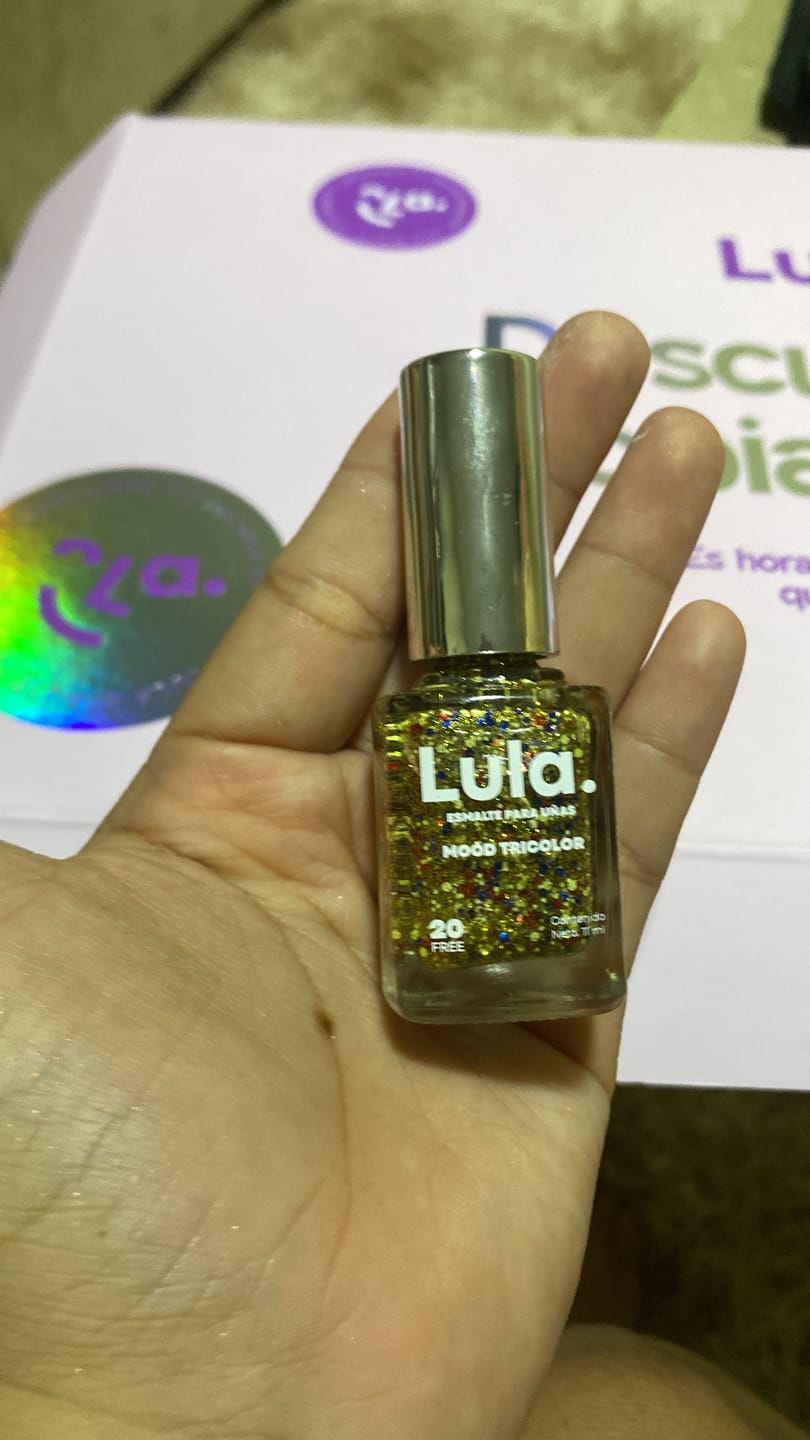 Customer photo review of Esmalte para uñas mood tricolor