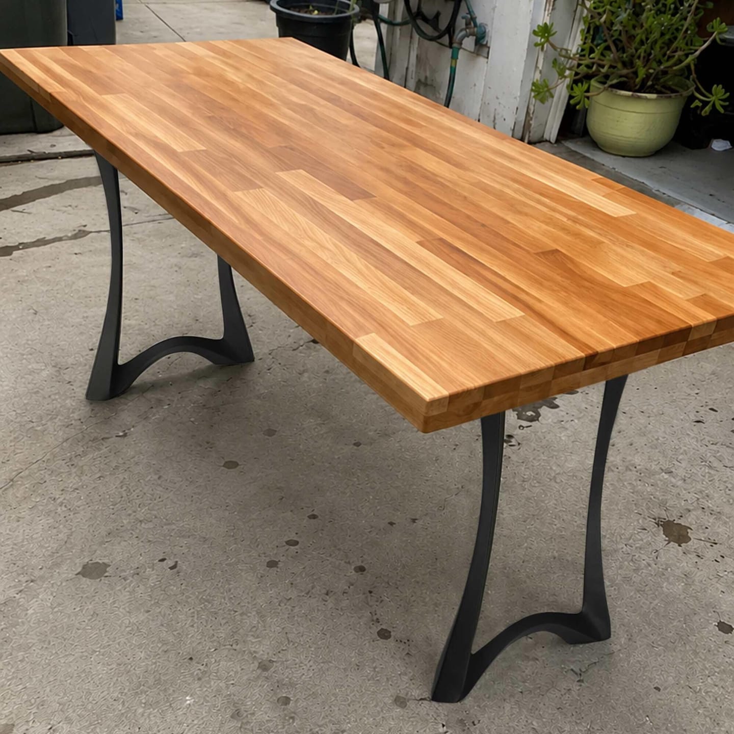 Customer photo review of Dining Table for Unique Natural Wood Top Design - 403 Tangen