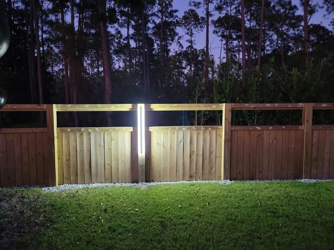 Customer photo review of Outdoor Linear Dimmable Metal Wall Light With Acrylic Diffuser