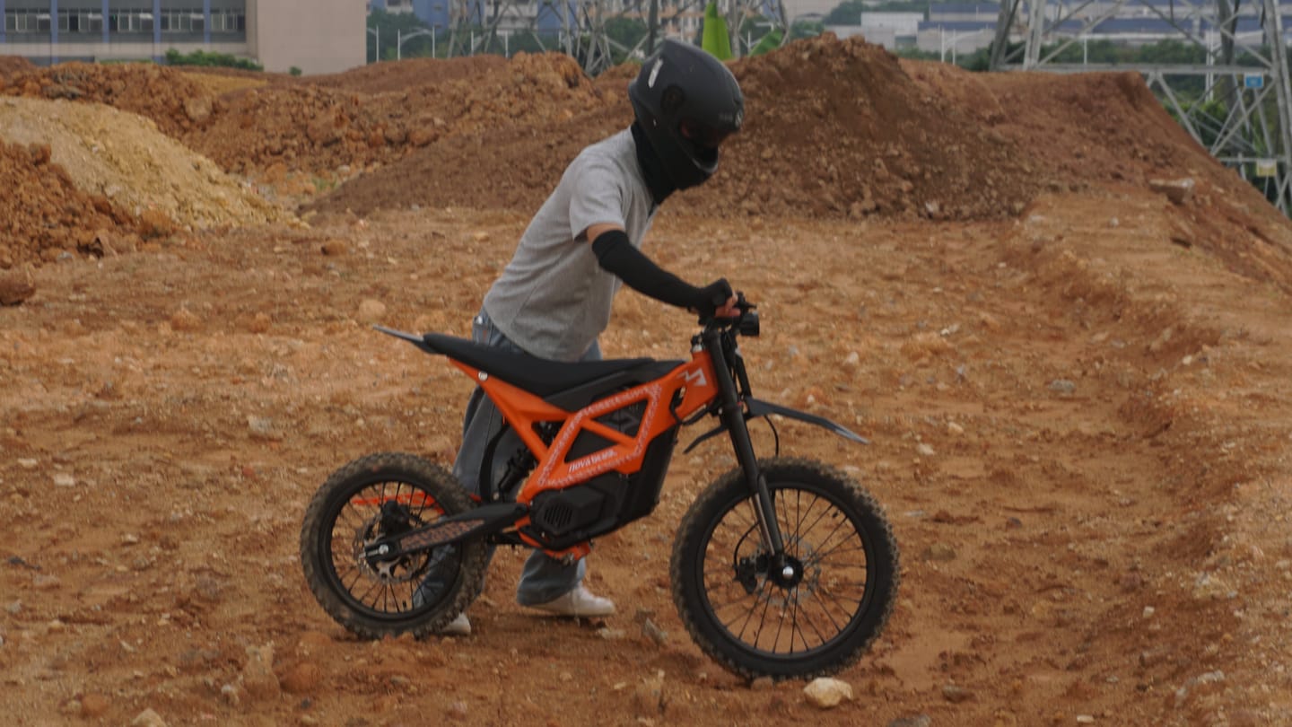 Customer photo review of Eskute® NOVA Beast 5500W Electric Dirt Bike