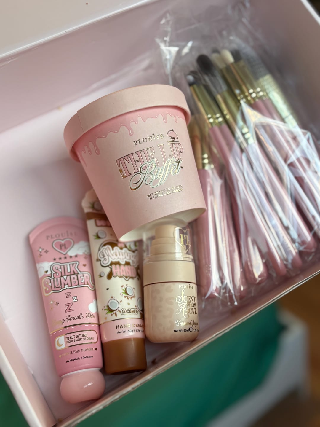 Customer photo review of 20-Piece Full Face Makeup Brush Set