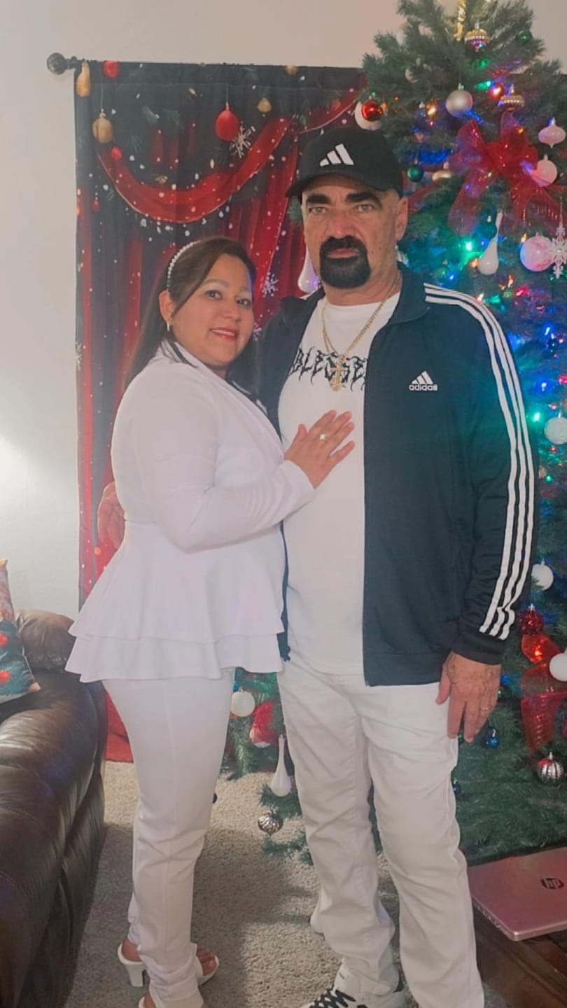 Customer photo review of Tu Historia en Música – Emoción Garantizada