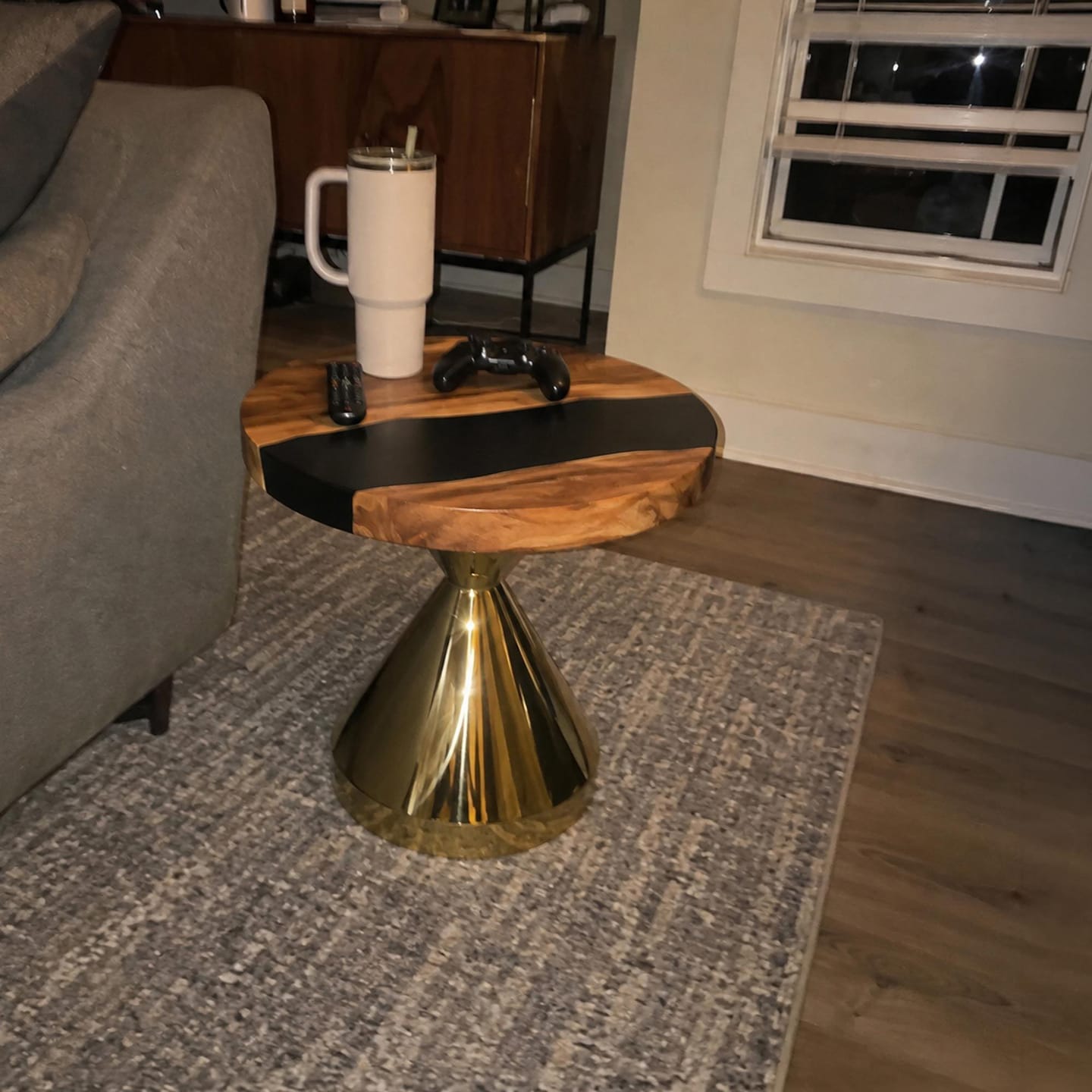 Customer photo review of Gold Coffee Table for Elegant and Modern Living Room - Flux Base