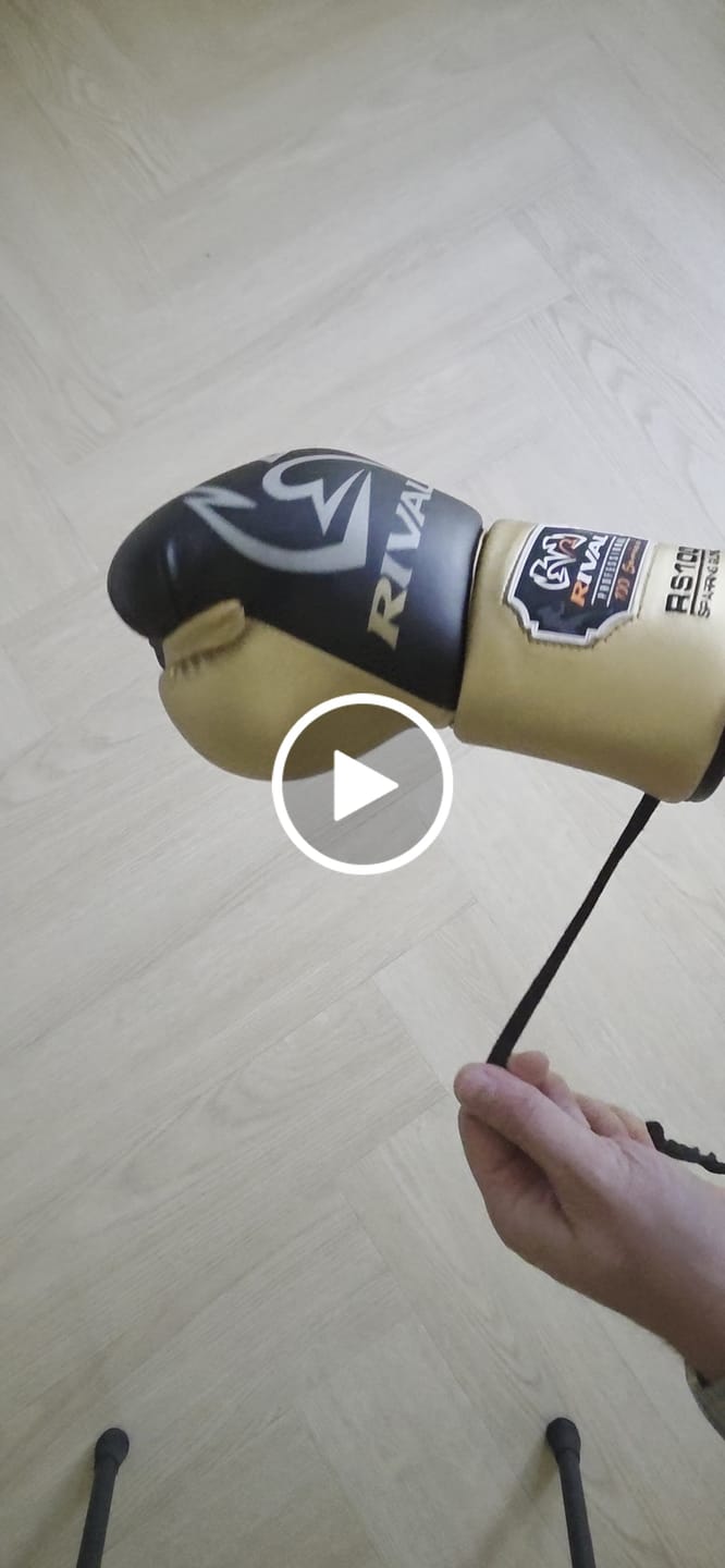Customer video review of Bokshandschoenen Rival Pro Sparring RS100 Zwart-Goud (veters)