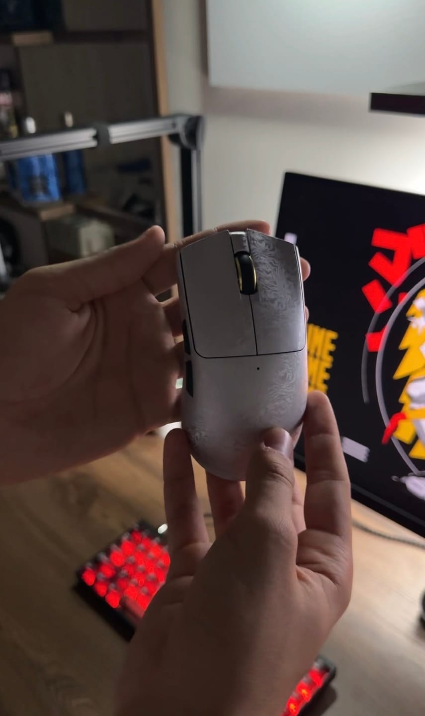 Customer photo review of FGG Madlions M3 Pro Karbon Fiber Wireless Mouse