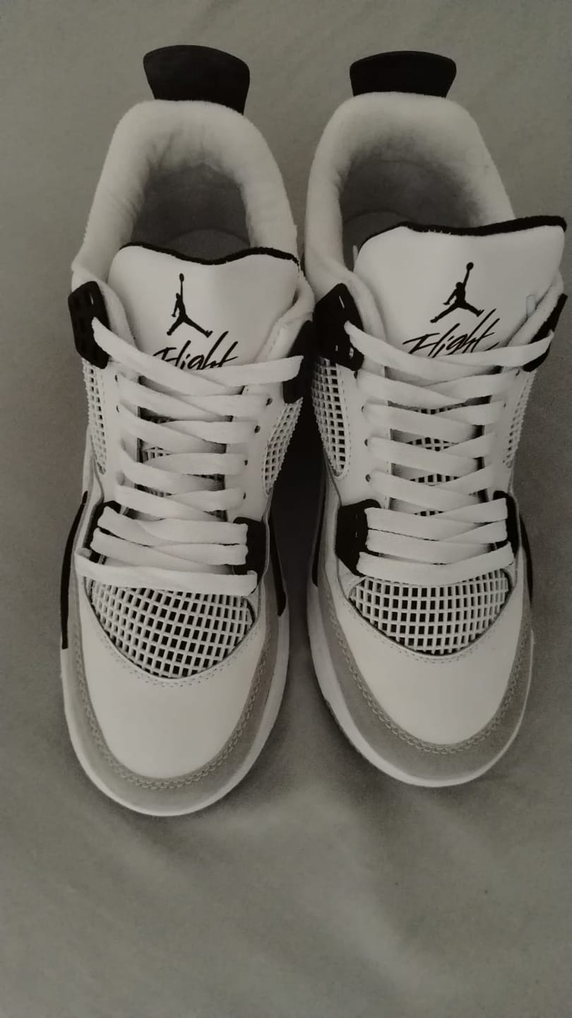 Customer photo review of AIR JORDAN RETRO 4