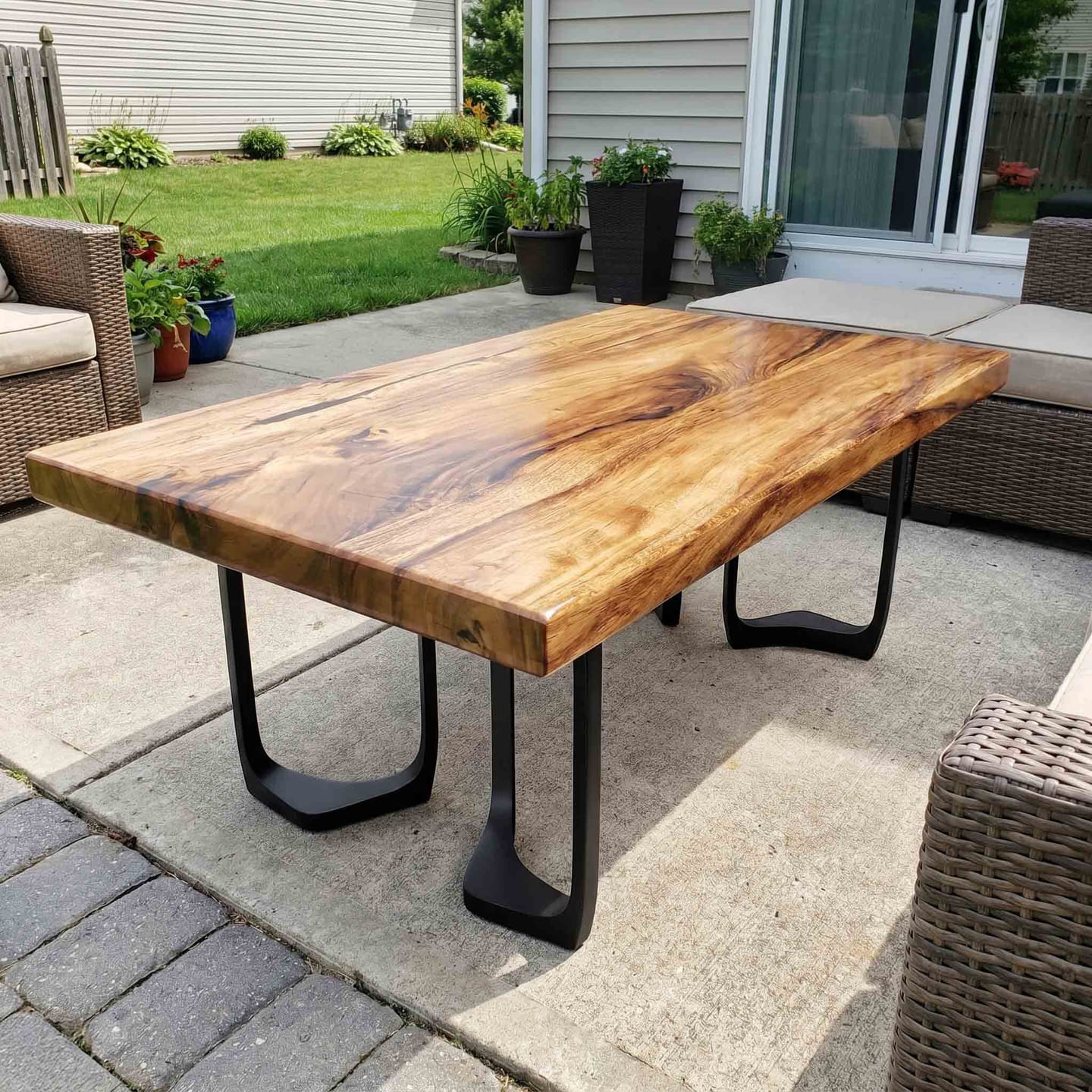 Customer photo review of Office Desk for Modern Workspace and Contemporary Home Office - 408 Framie