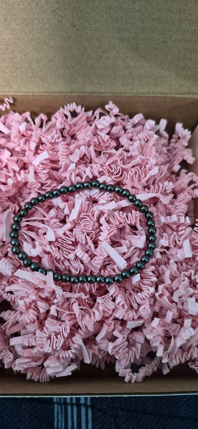 Customer photo review of Pulsera Hematite | 4mm | Fuerza de voluntad