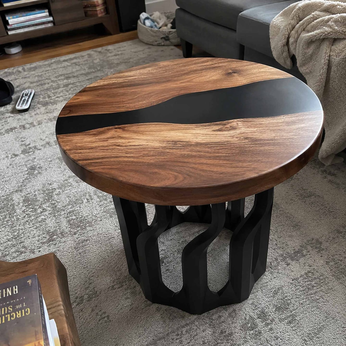 Customer photo review of Coffee Table 23" Round Handcrafted Design for Living Room - 107 Diadem
