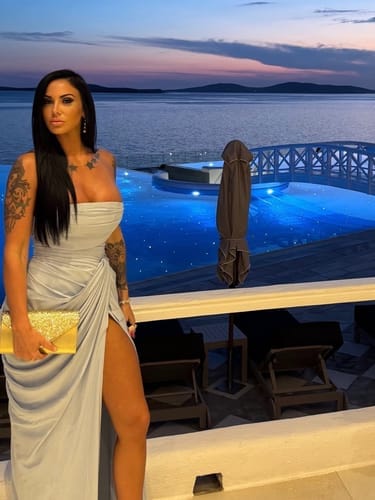 Customer photo review of Cyra Maxi Dress
