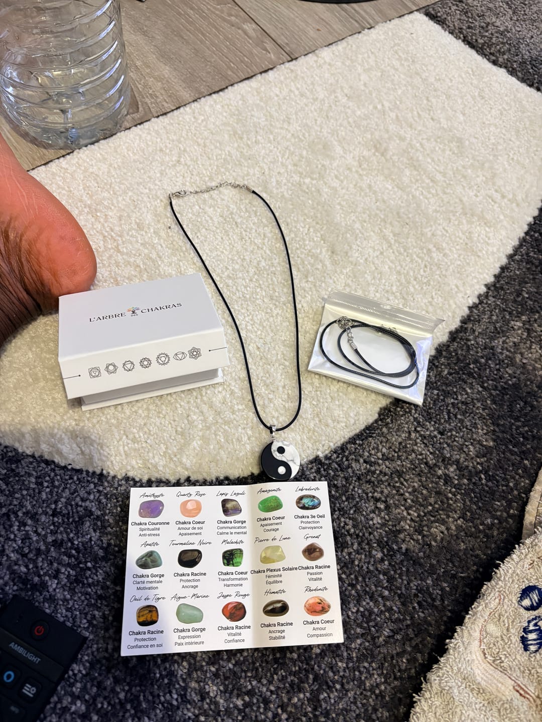 Customer photo review of Pendentif "Yin-Yang" en Howlite & Obsidienne Noire