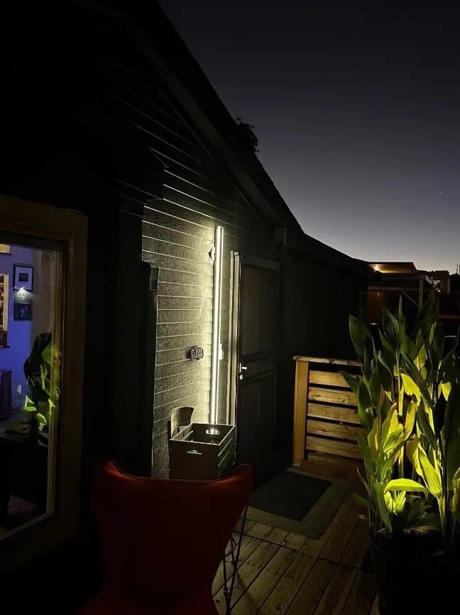 Customer photo review of Outdoor Linear Dimmable Metal Wall Light With Acrylic Diffuser