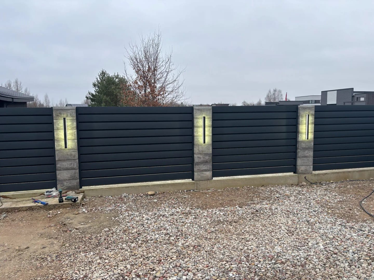 Customer photo review of United Linear LED Outdoor Wall Light, 60–240cm, Dimmable RGB & Warm White