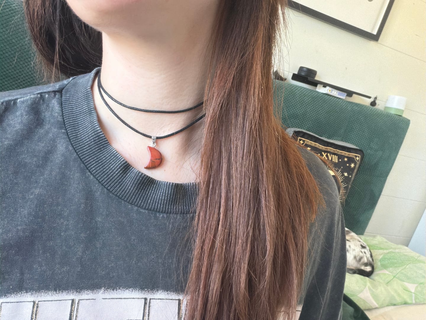 Customer photo review of Edelstein-Anhänger Mondform – Naturstein Kette Witchy Schmuck
