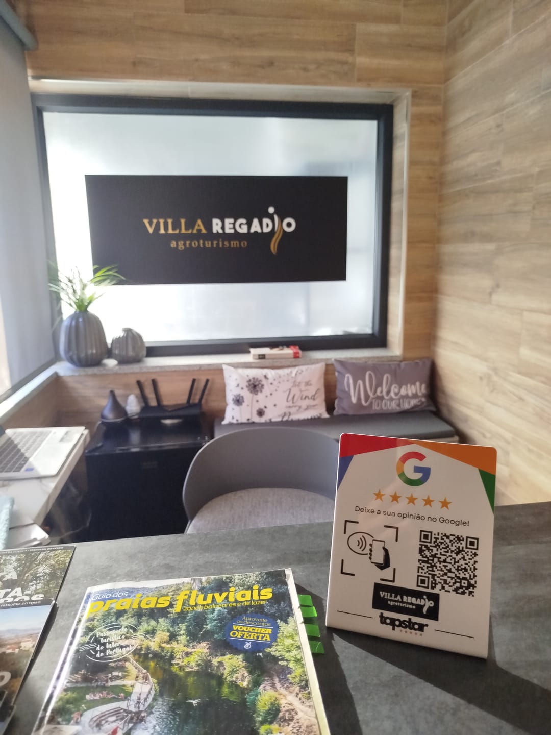 Customer photo review of Expositor de Avaliações Google