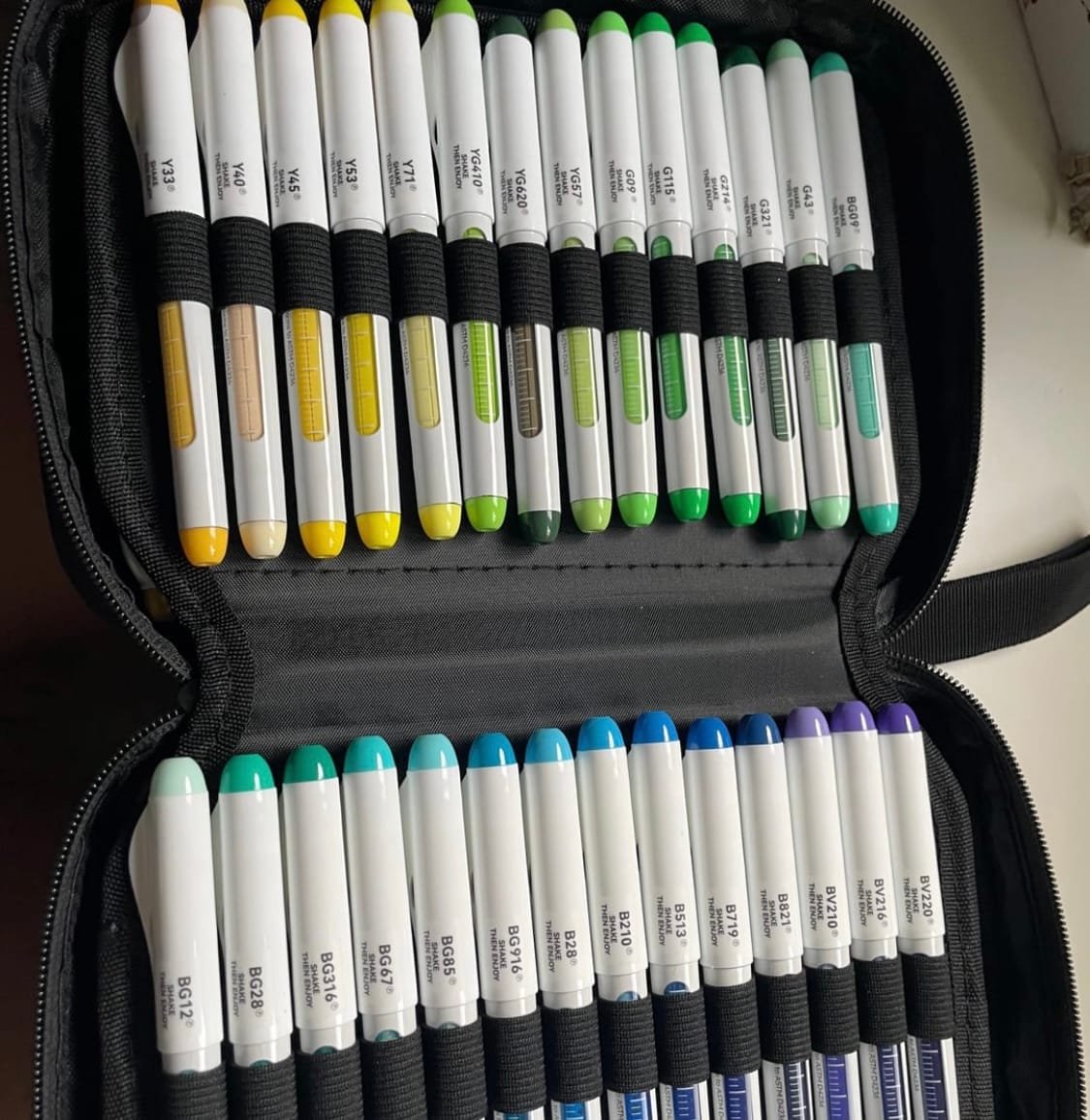 Customer photo review of Ohuhu Nahuku Direct-ink Acrylic Markers