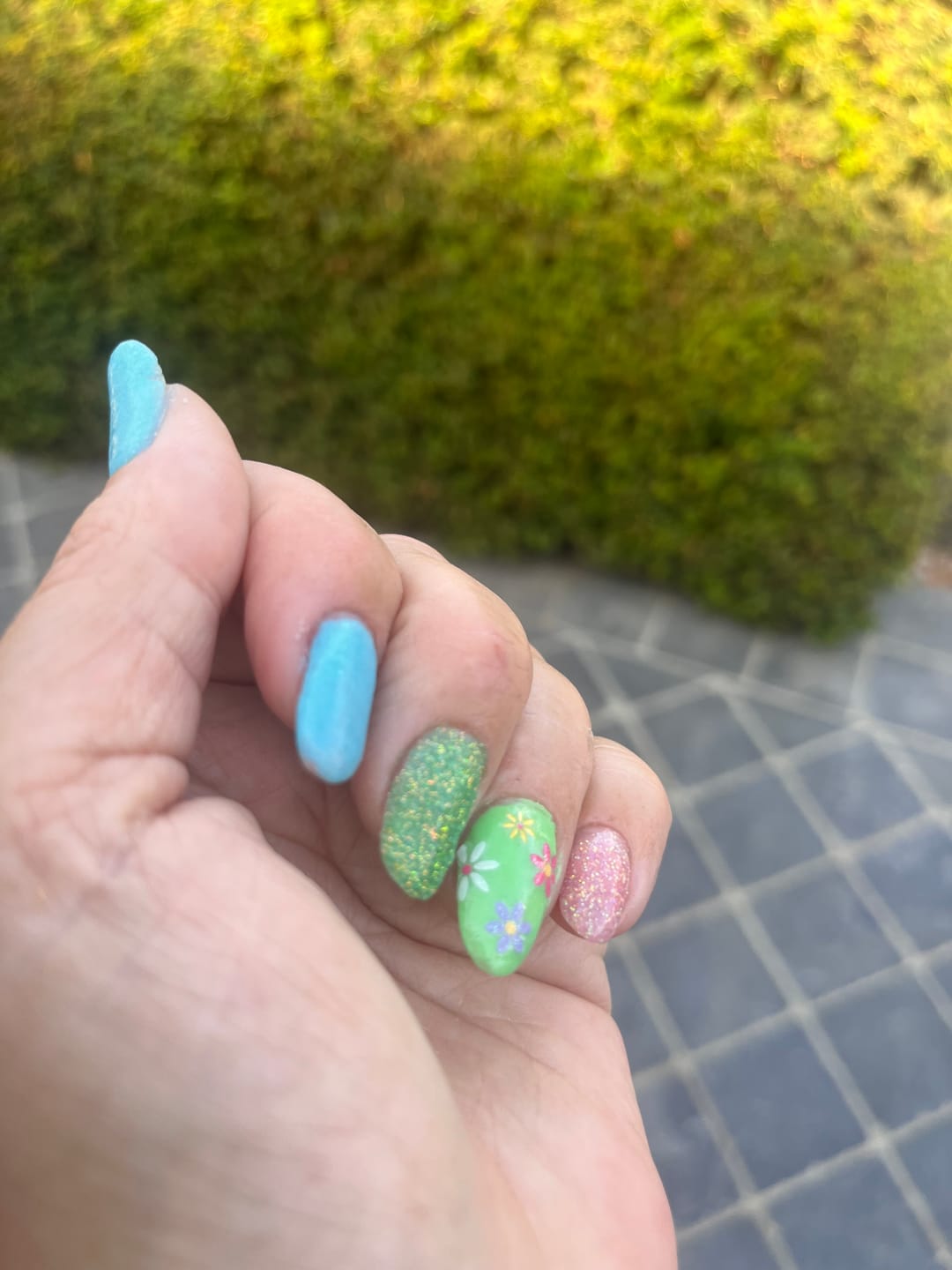 Customer photo review of Deep Forest Glamour Dipping Powder