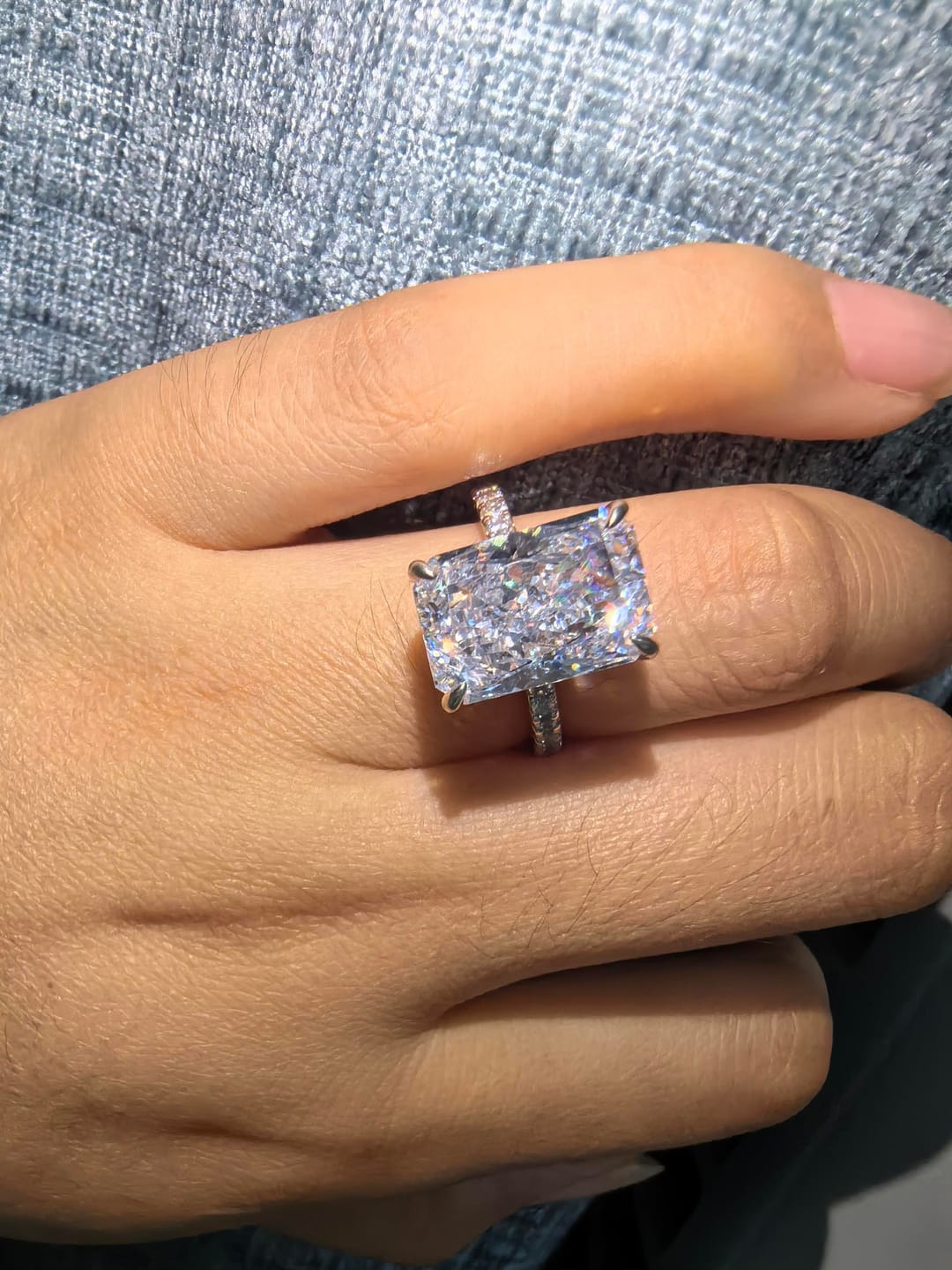 Customer photo review of S925 2.0Ct~7.0Ct Elegant Radiant Cut Engagement Ring In Sterling Silver Everyday Wearable Ring For Women