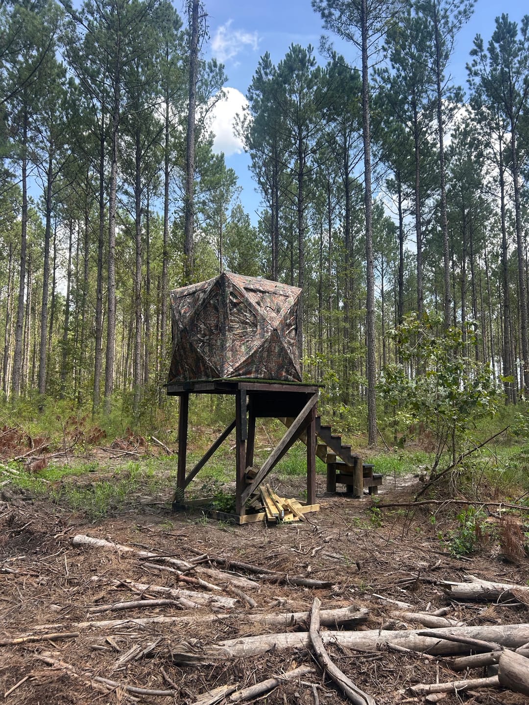 Customer photo review of Vis360 See Through Ground Blind | 360° Camouflage Pop Up Hunting Blind for 2/3/4 Person | Portable Deer Blind with Orange Cover