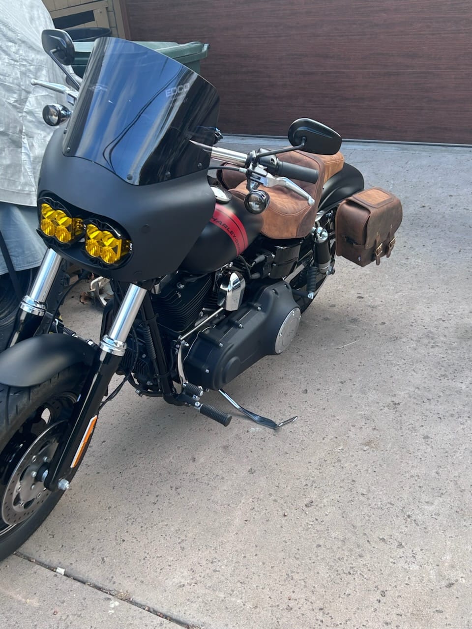 Customer photo review of Harley Dyna Right Side Solo Bag - DR051 (Max Capacity 8.8L)