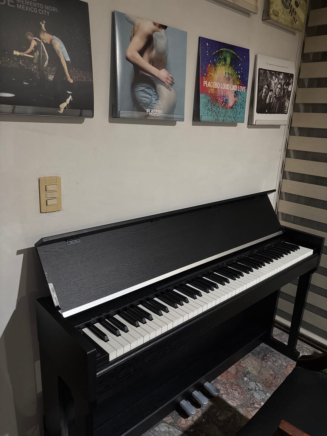 Customer photo review of Donner DDP-90 PRO Piano digital doméstico con peso completo
