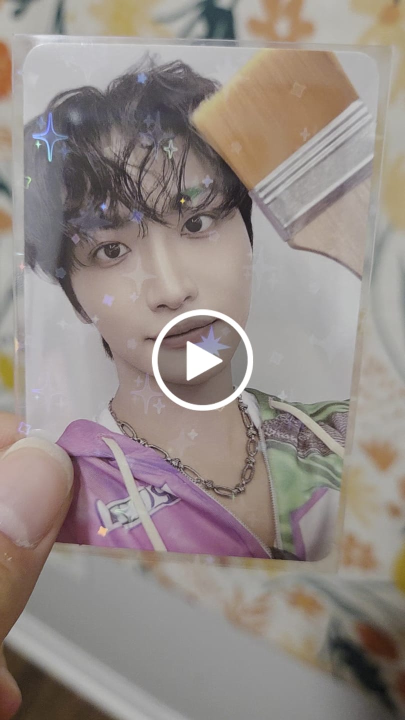 Customer video review of PREMIUM HOLOGRAPHIC PHOTOCARD SLEEVES - STAR VERSION