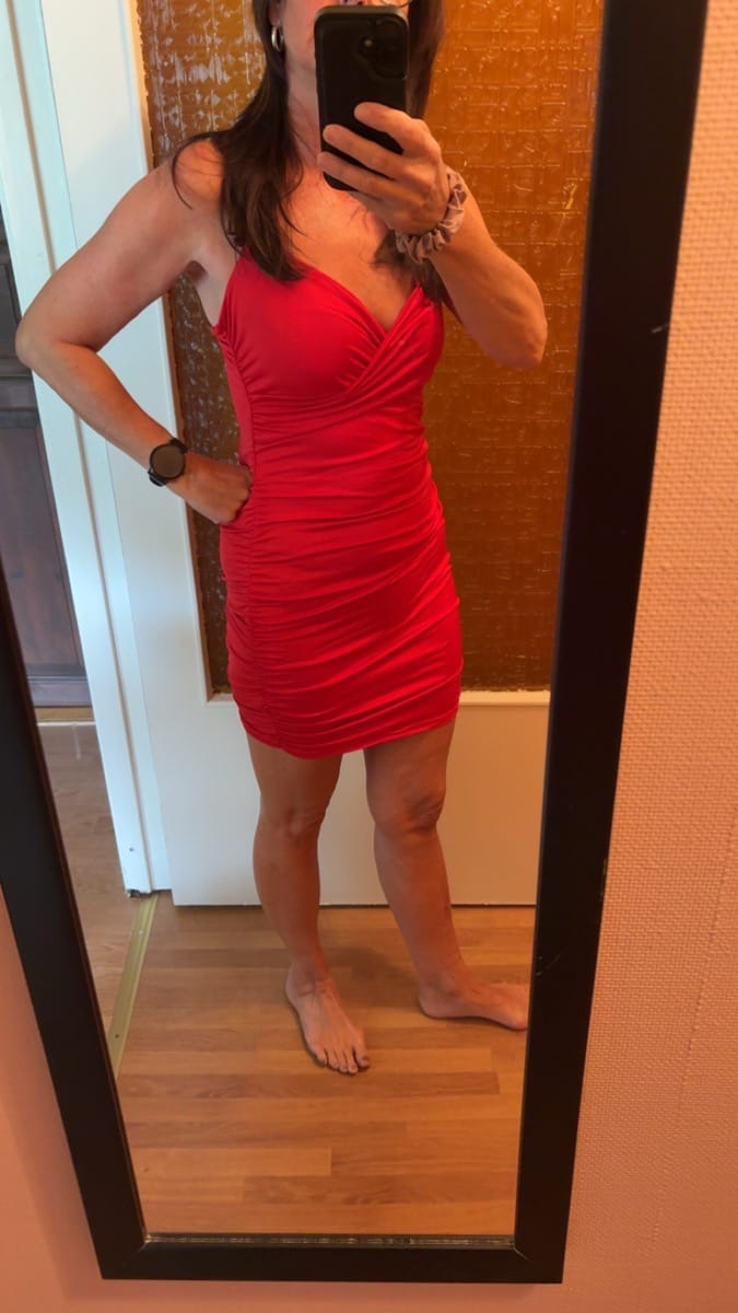 Customer photo review of Robe Courte Froncée à Bretelles