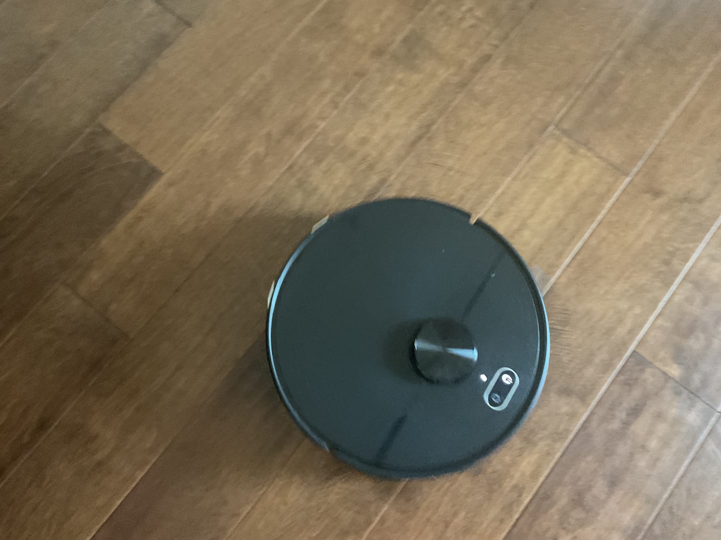 Customer photo review of Robot Vacuum V8 Pro – Fully Automatic Cleaning with Mopping Function, Intelligent Navigation & App Control
