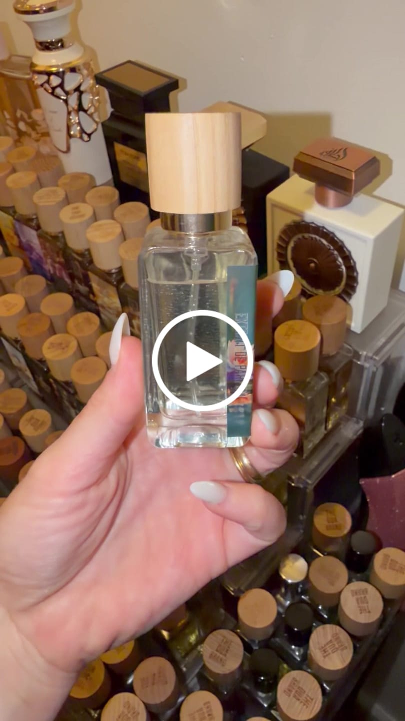 Customer video review of Misty Lily
