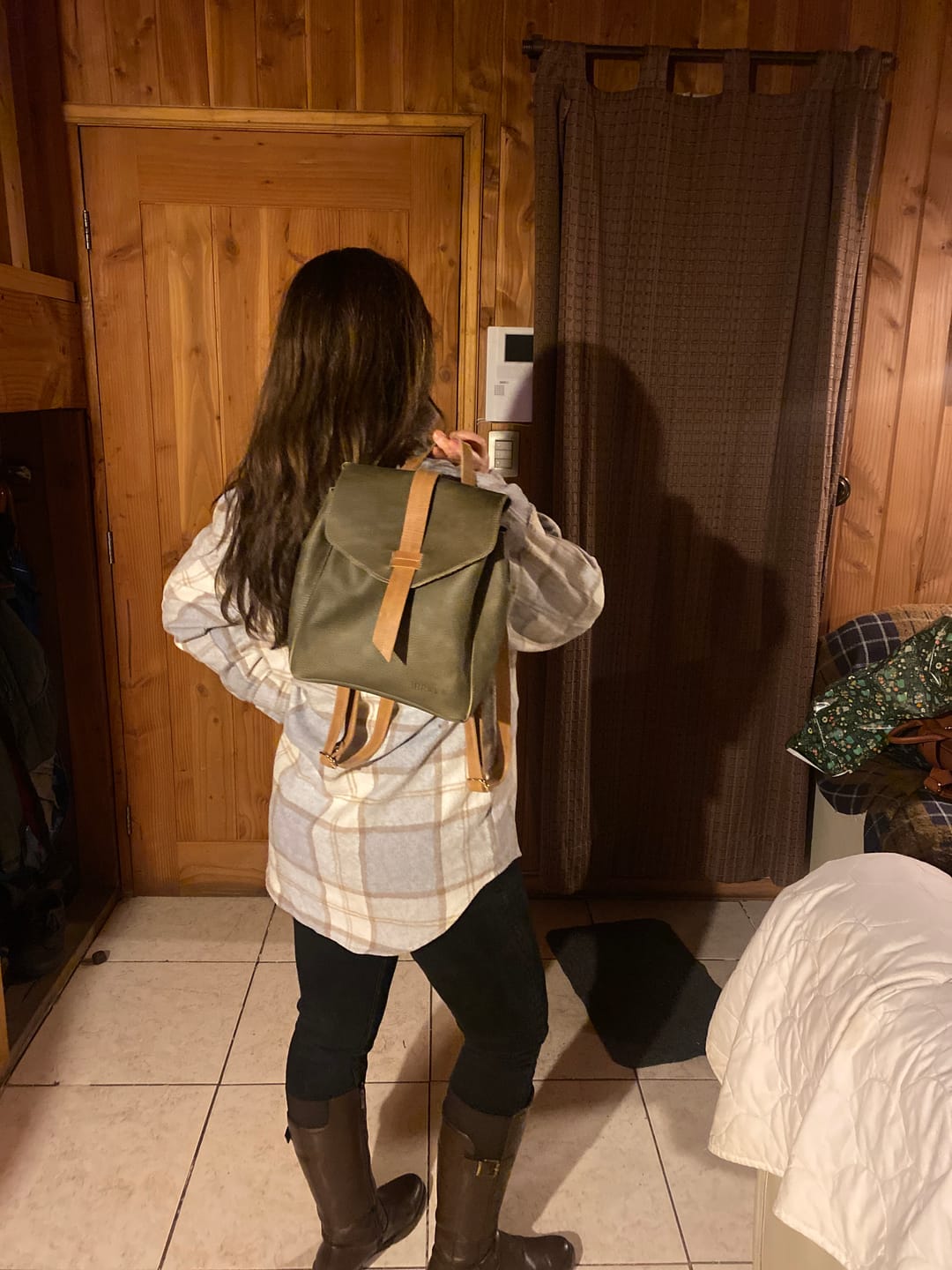 Customer photo review of Mochila de cuero modelo ELENA Oliva