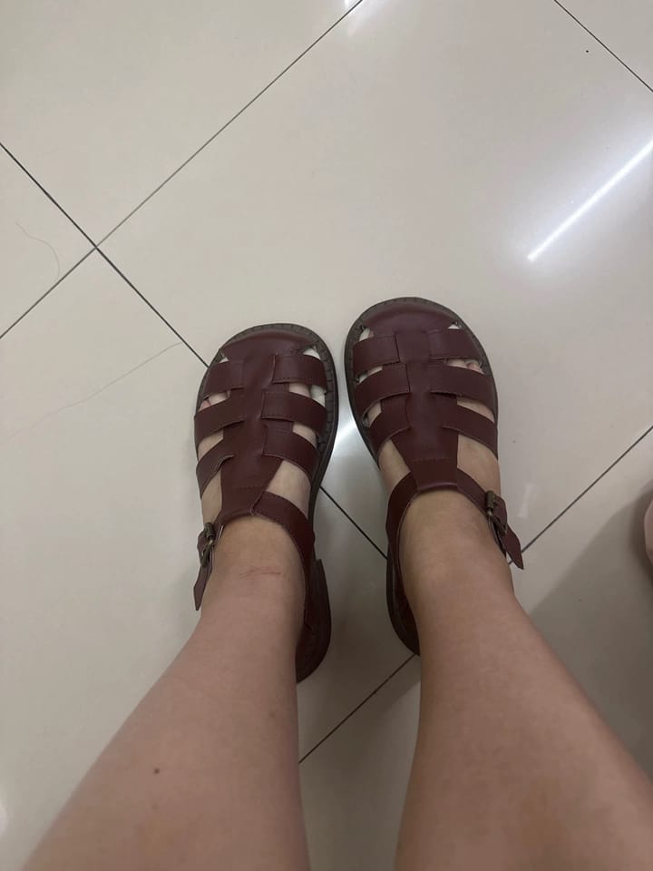 Customer photo review of Retro Leather Wide Toe Box Sandals Slingback 35-42