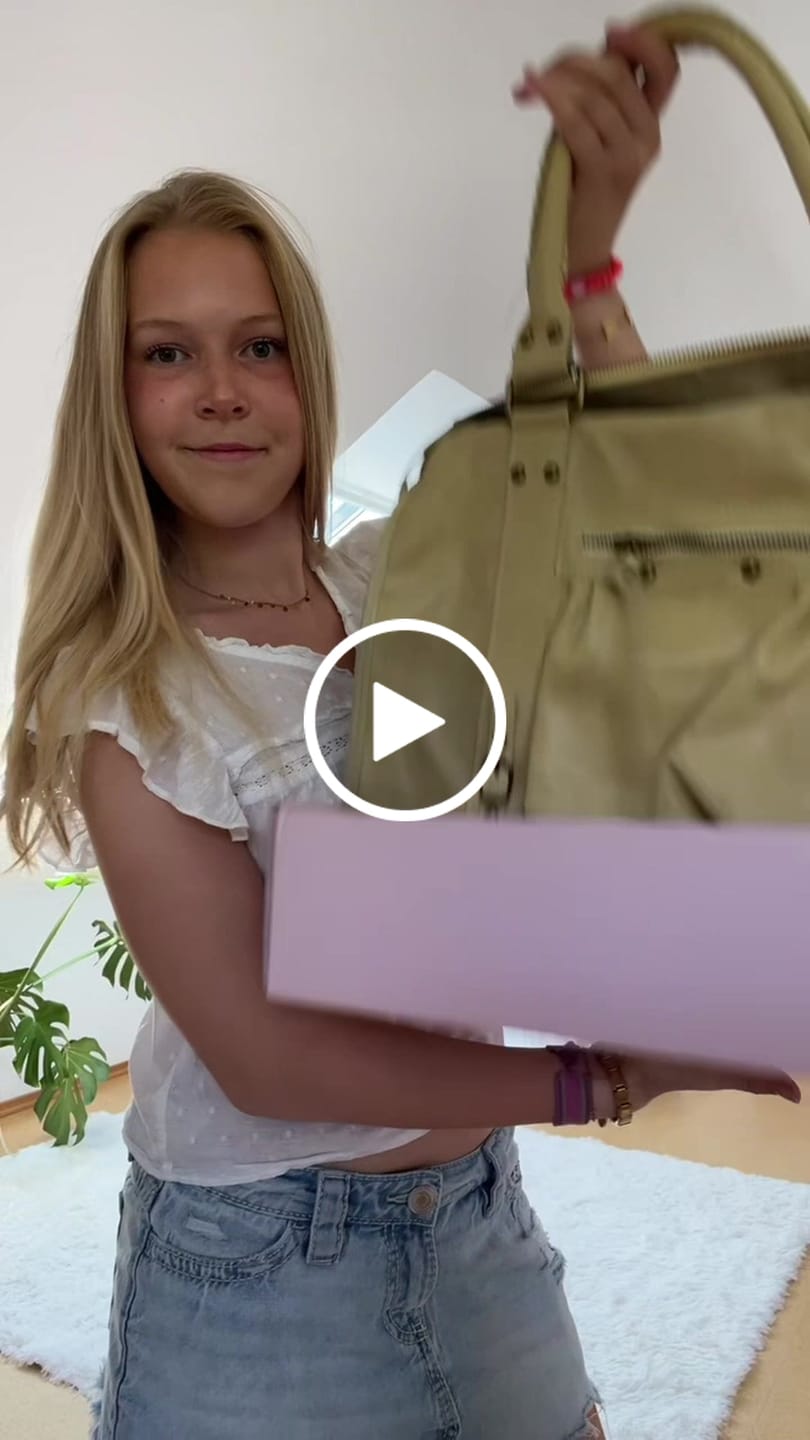 Customer video review of It girl bag butter yellow
