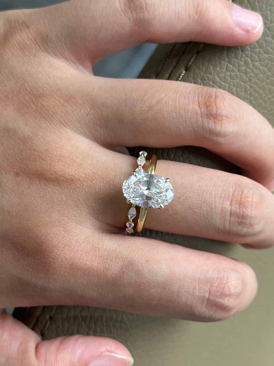 Customer photo review of S925 Classic 4.0Ct Oval Cut Hidden Halo Engagement Ring & Wedding Band Stackable Ring Sets For Travel