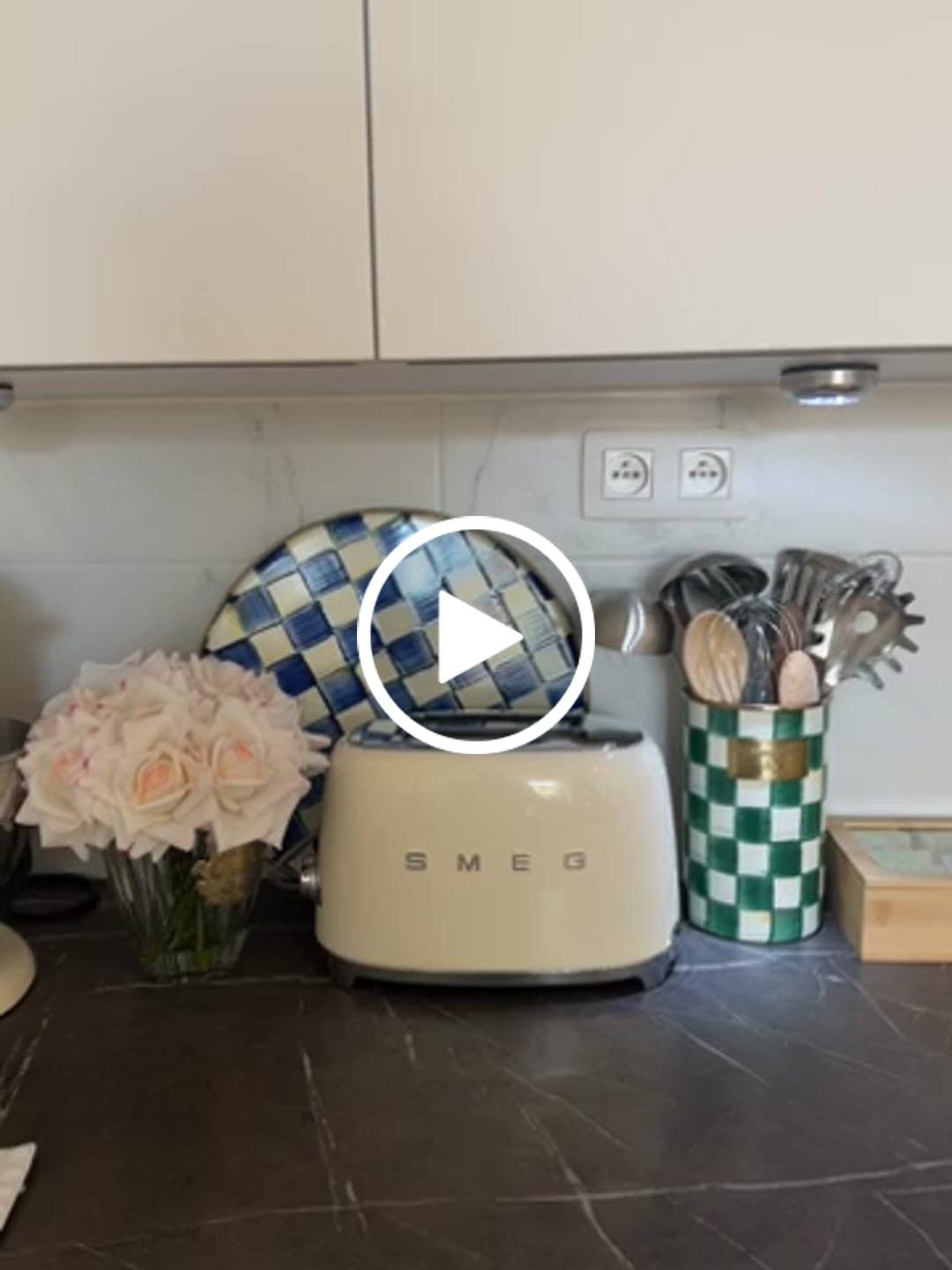 Customer video review of MacKenzie-Check Royal Check Round Tray