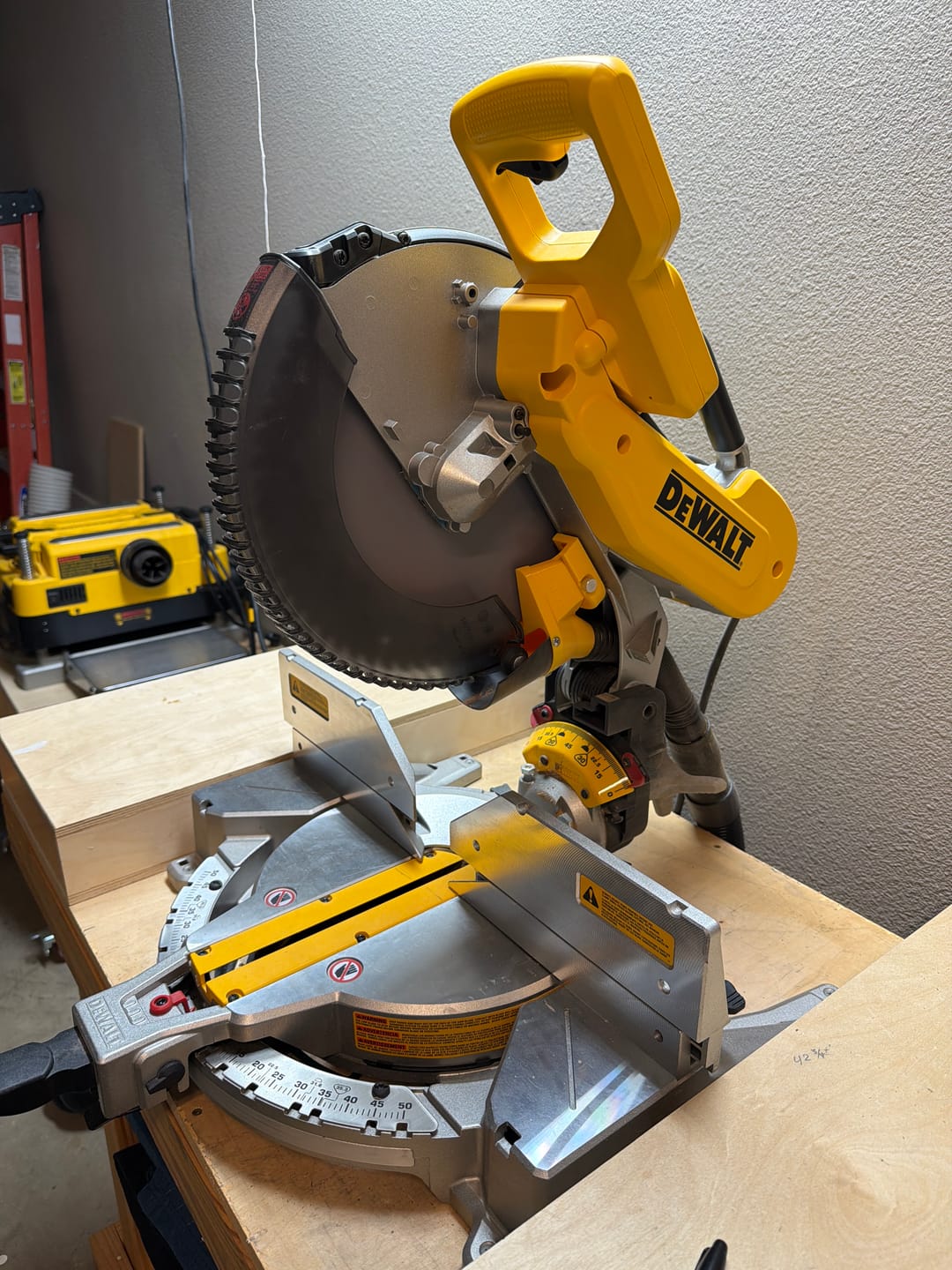 Customer photo review of Dust Collection Chute for Dewalt DW715/716 12" Non-Sliding Miter Saw