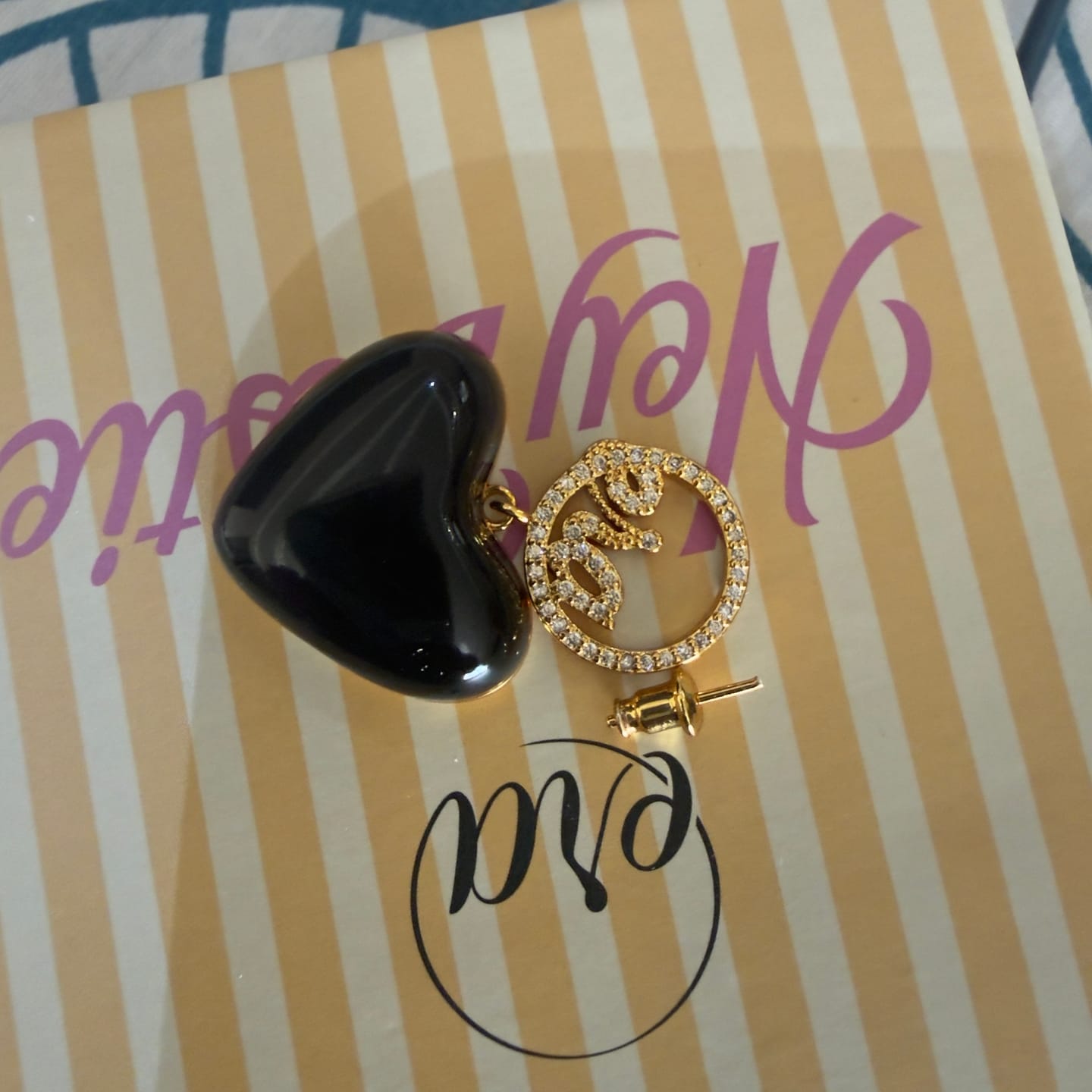 Customer photo review of Mini Era Logo Studs