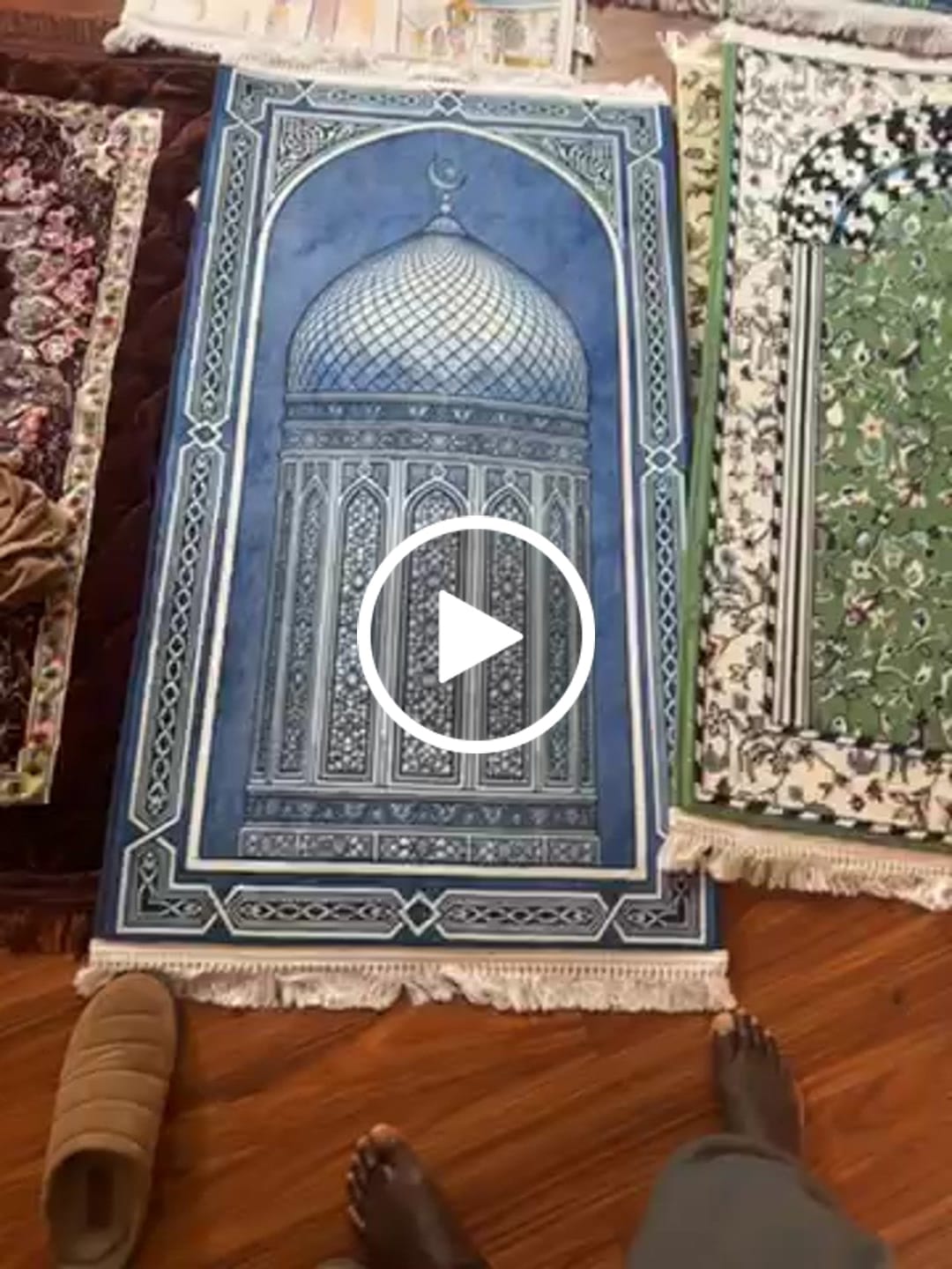 Customer video review of Sapphire Dome Padded Prayer Mat