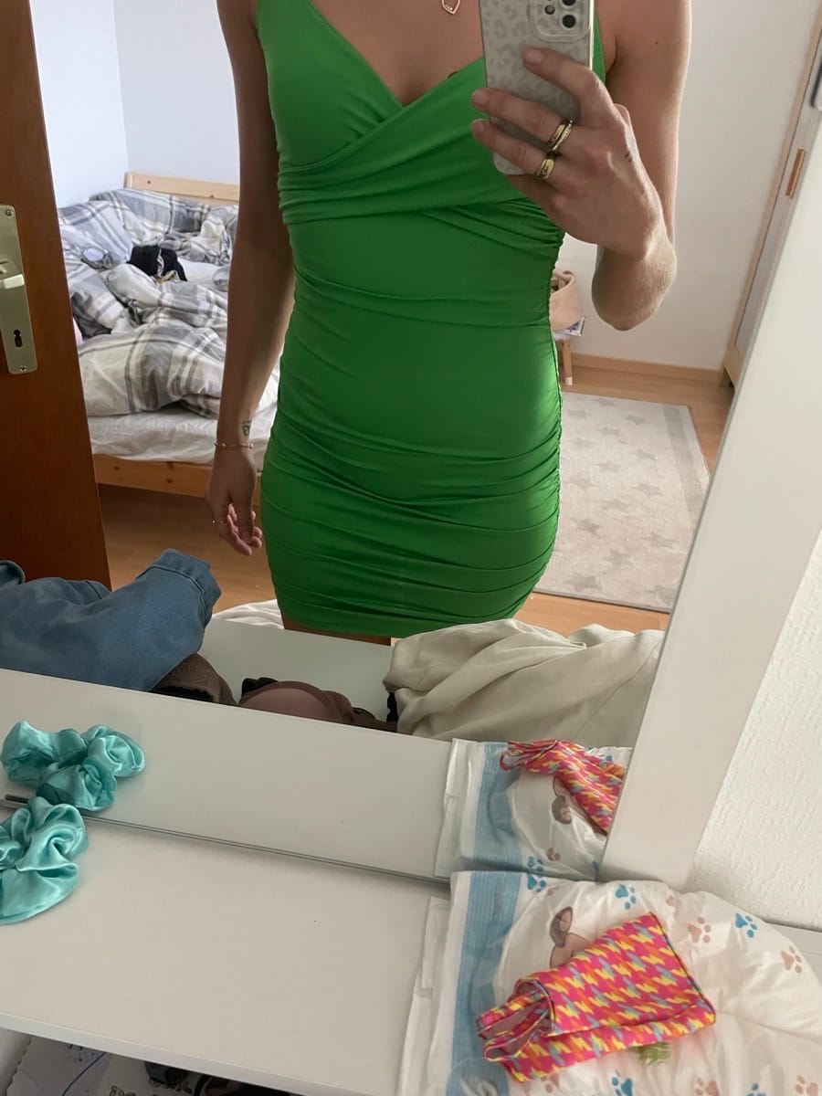 Customer photo review of Robe Courte Froncée à Bretelles