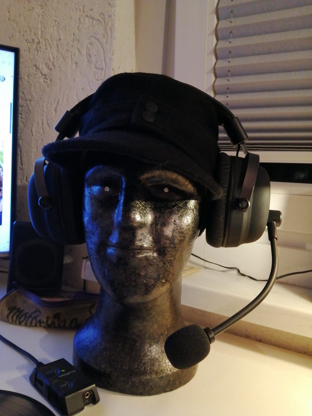 Customer photo review of Commander G Series Wireless Edition - 160 Hour Battery - 7.1 Surround Sound Wireless Gaming Headset - For PC, Playstation 5, PS4, Switch & More