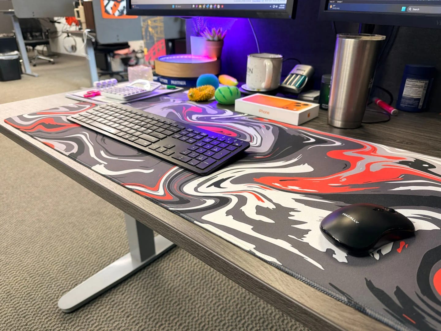 Customer photo review of Abstract Pattern Gaming Mouse Pad
