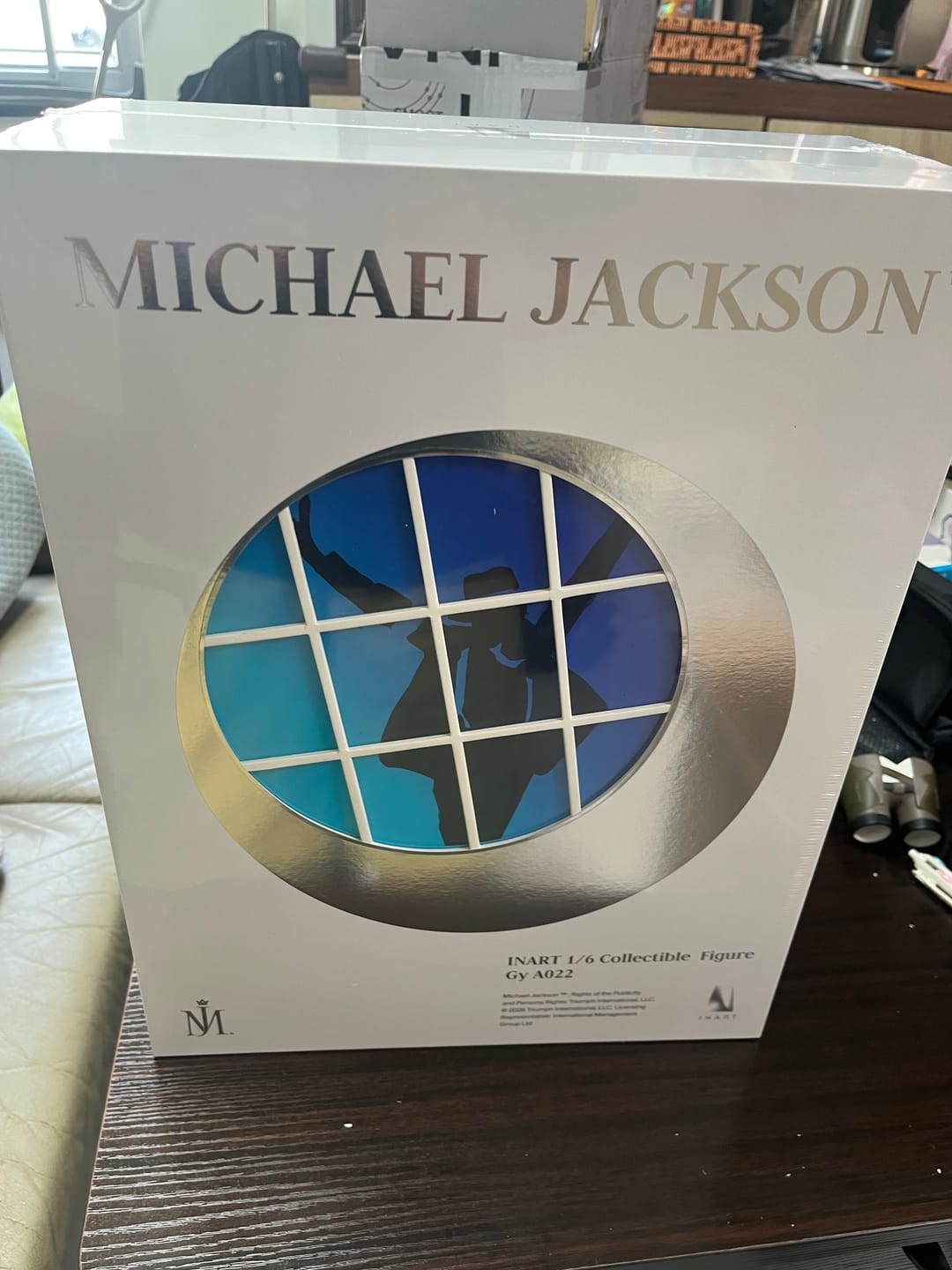 Customer photo review of MJ - Smooth Criminal 1/6 Collectible Figure