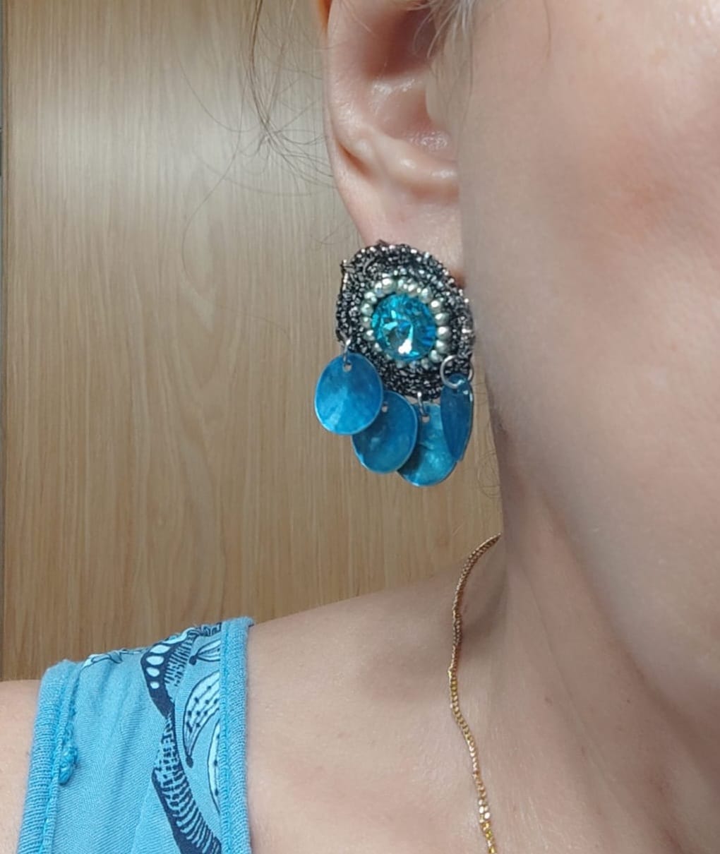 Customer photo review of Orecchini Ciavuru blu