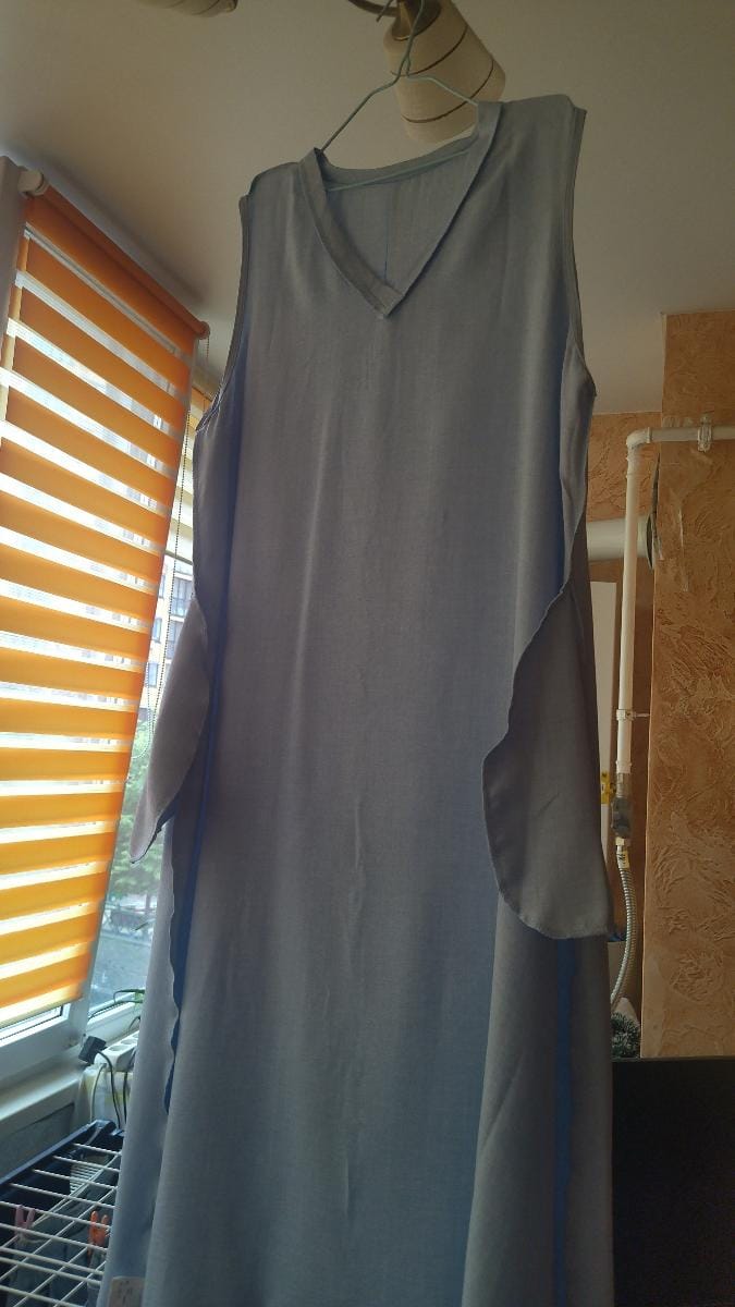 Customer photo review of Robe Longue Fluide à Col V