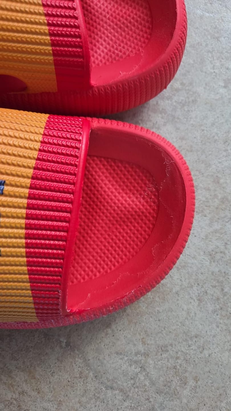 Customer photo review of HappyFlops Limited Editions